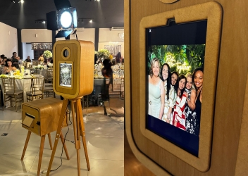 Totem retrô com impressão instantânea para festas